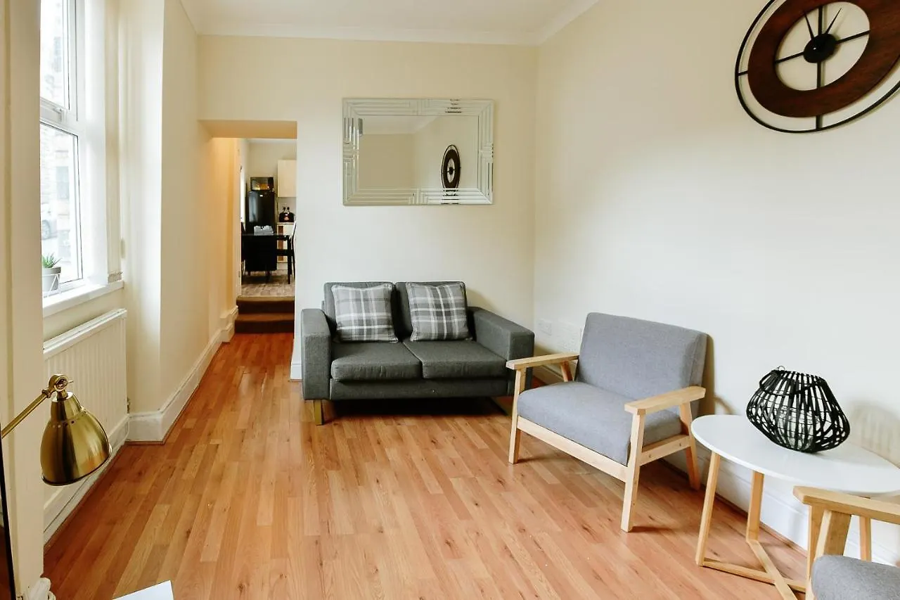 Host & Stay - Gerald House Swansea Holiday home