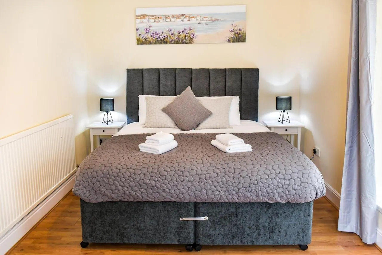 Host & Stay - Gerald House Swansea 0*,