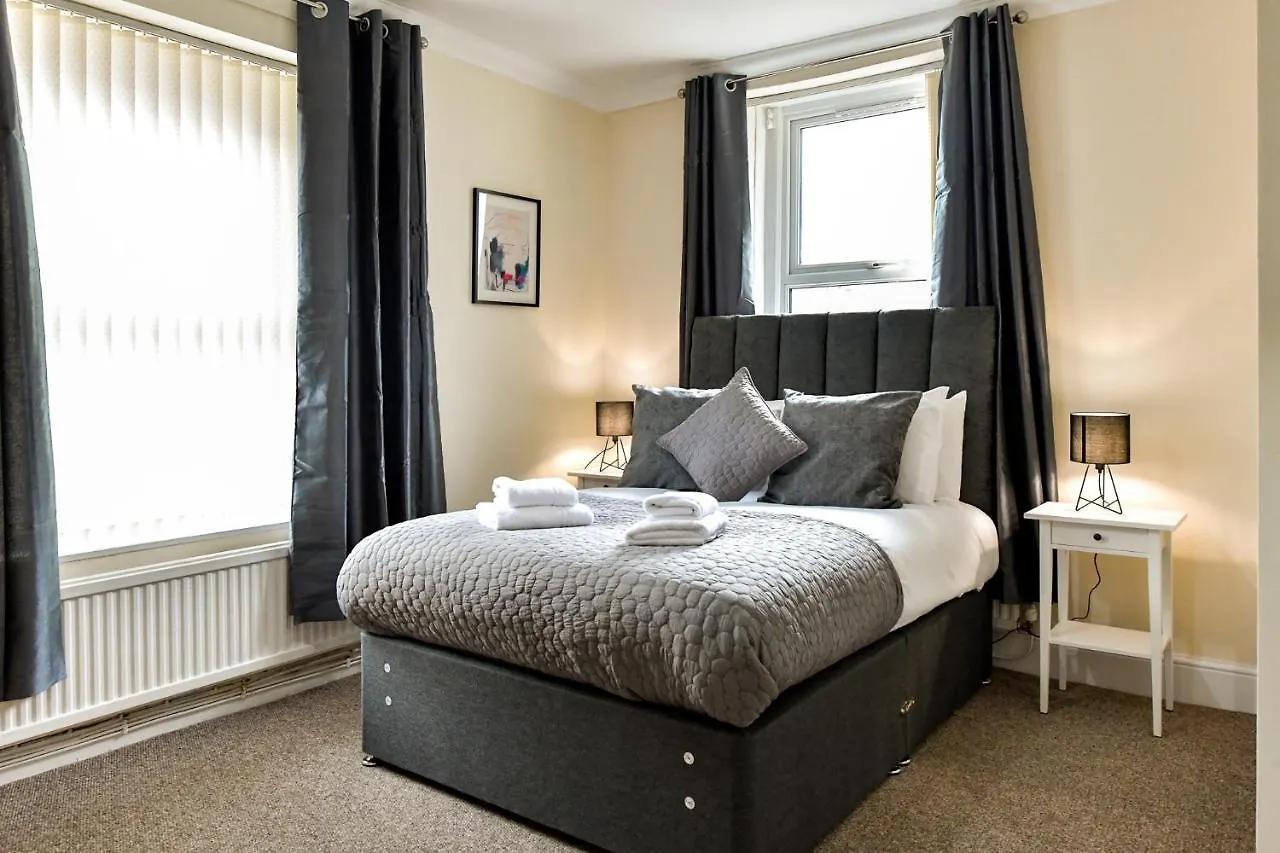 Host & Stay - Gerald House Swansea