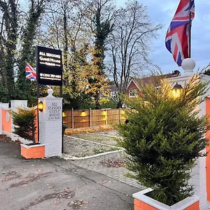 *** Guest house Seasons Gatwick & Parking United Kingdom